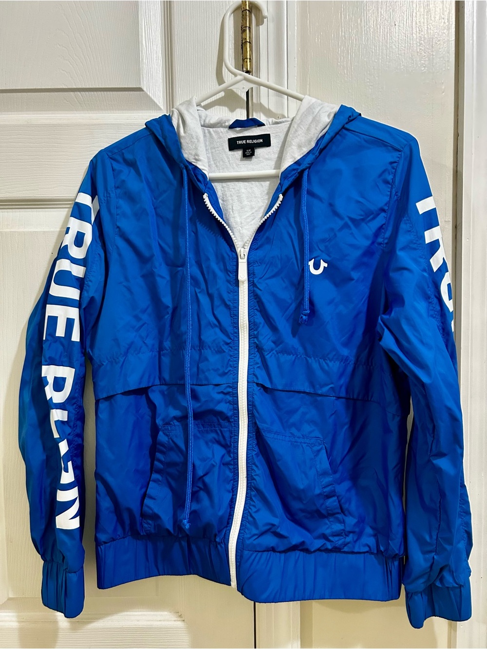 True Religion Women’s Lightweight Nylon Hooded Windbreaker Blue & White Small